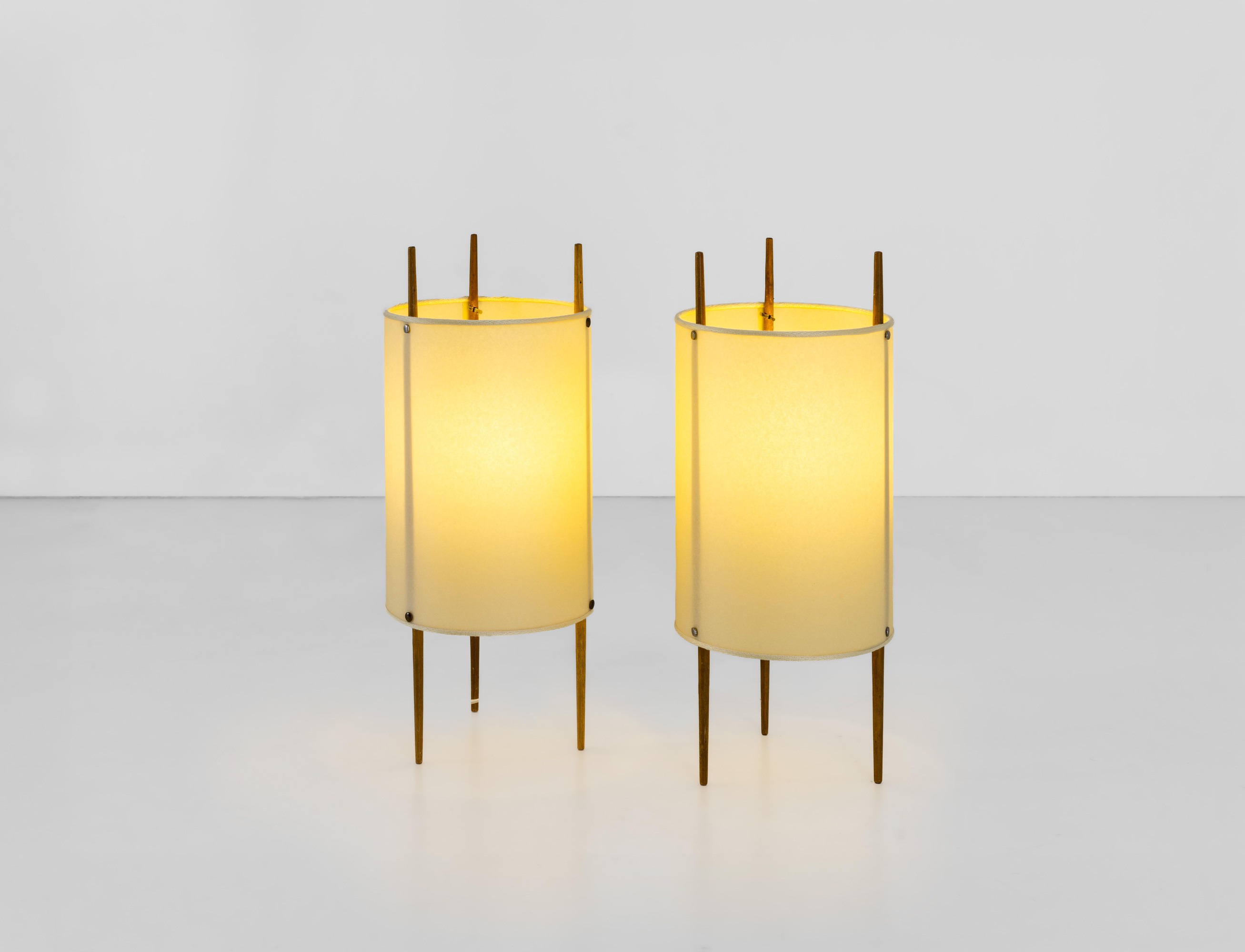 Isamu Noguchi - Due lampade da tavolo mod. 9