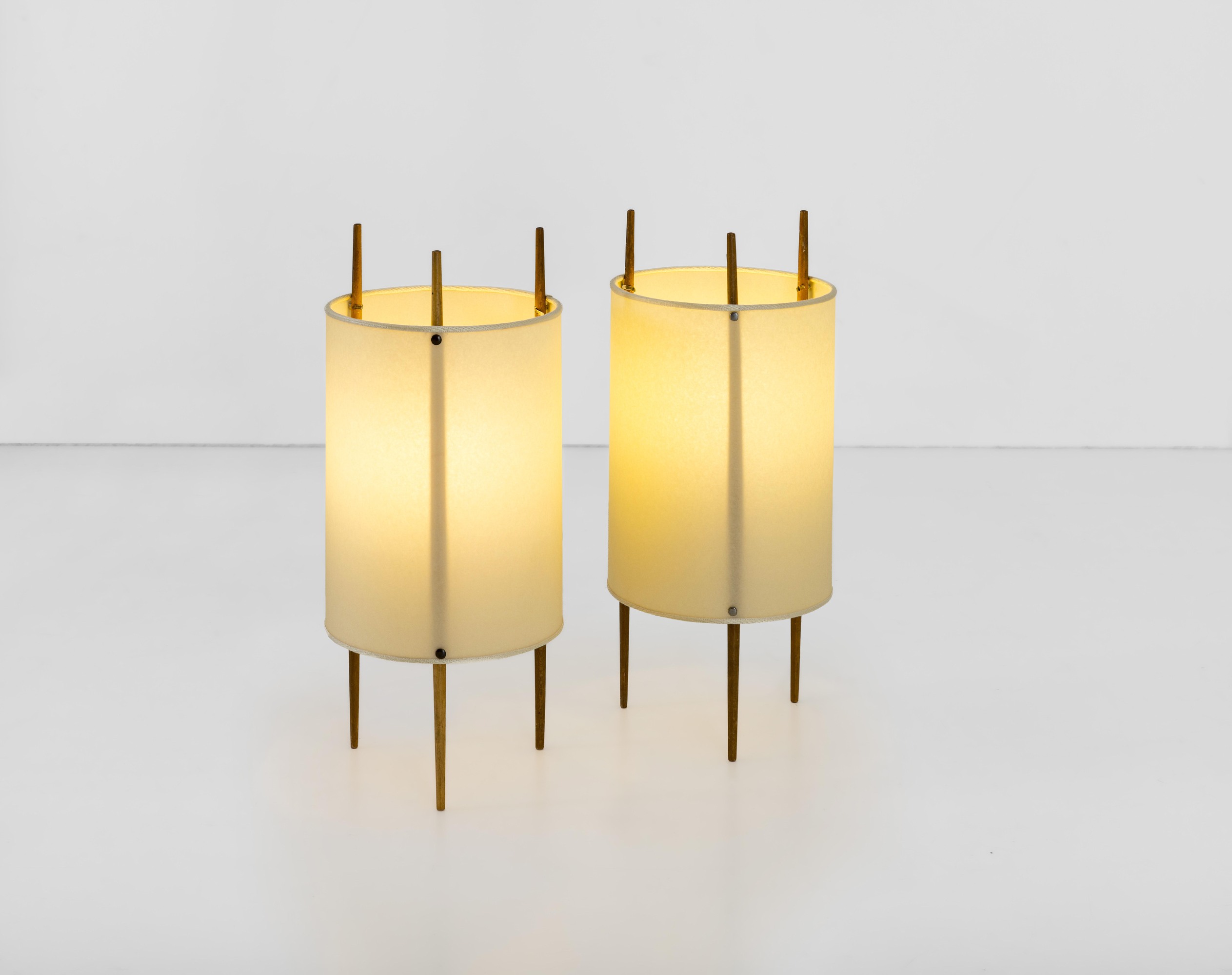 Isamu Noguchi - Due lampade da tavolo mod. 9
