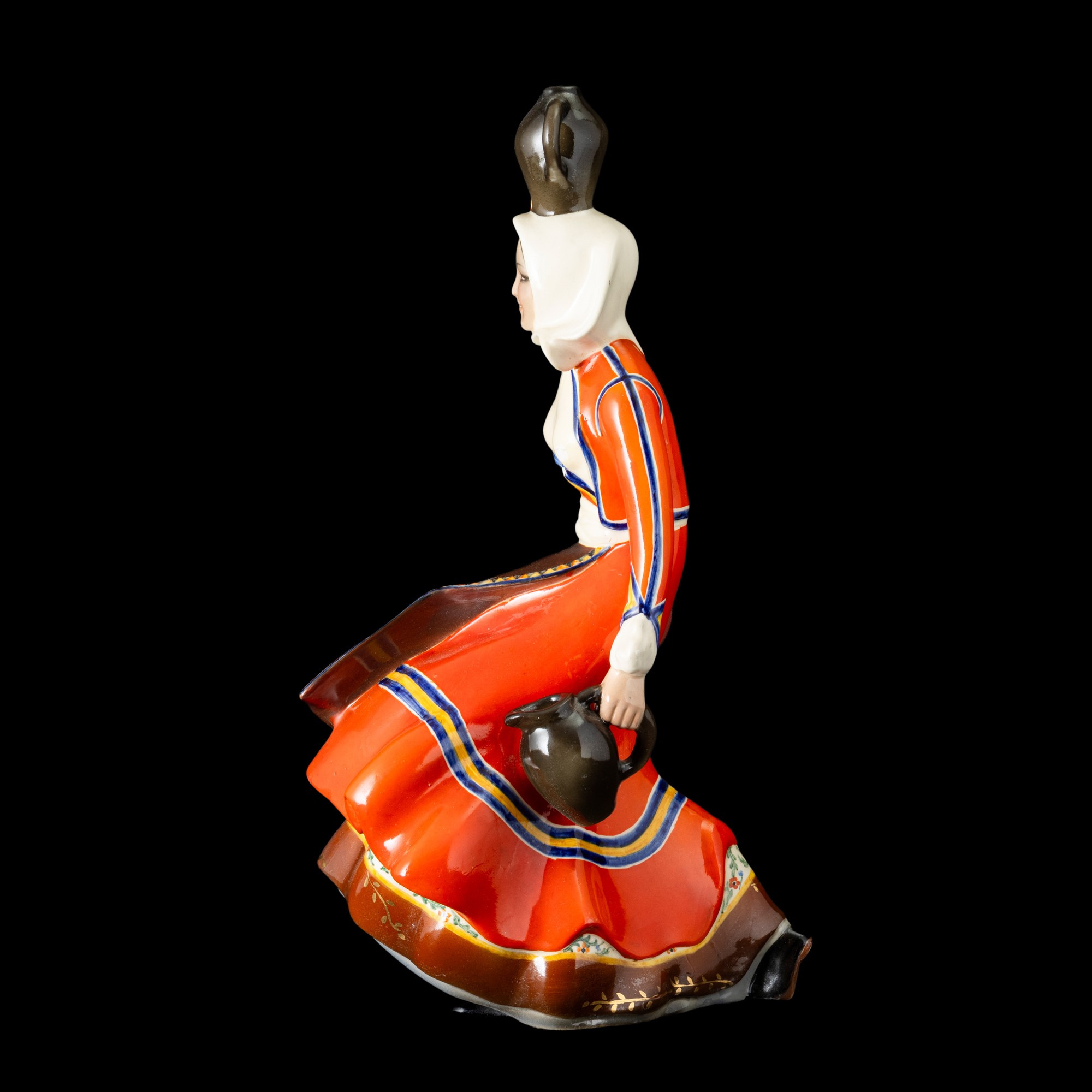 Sandro Vacchetti - Figura di acquaiola sarda, terraglia policroma, Torino, circa 1940