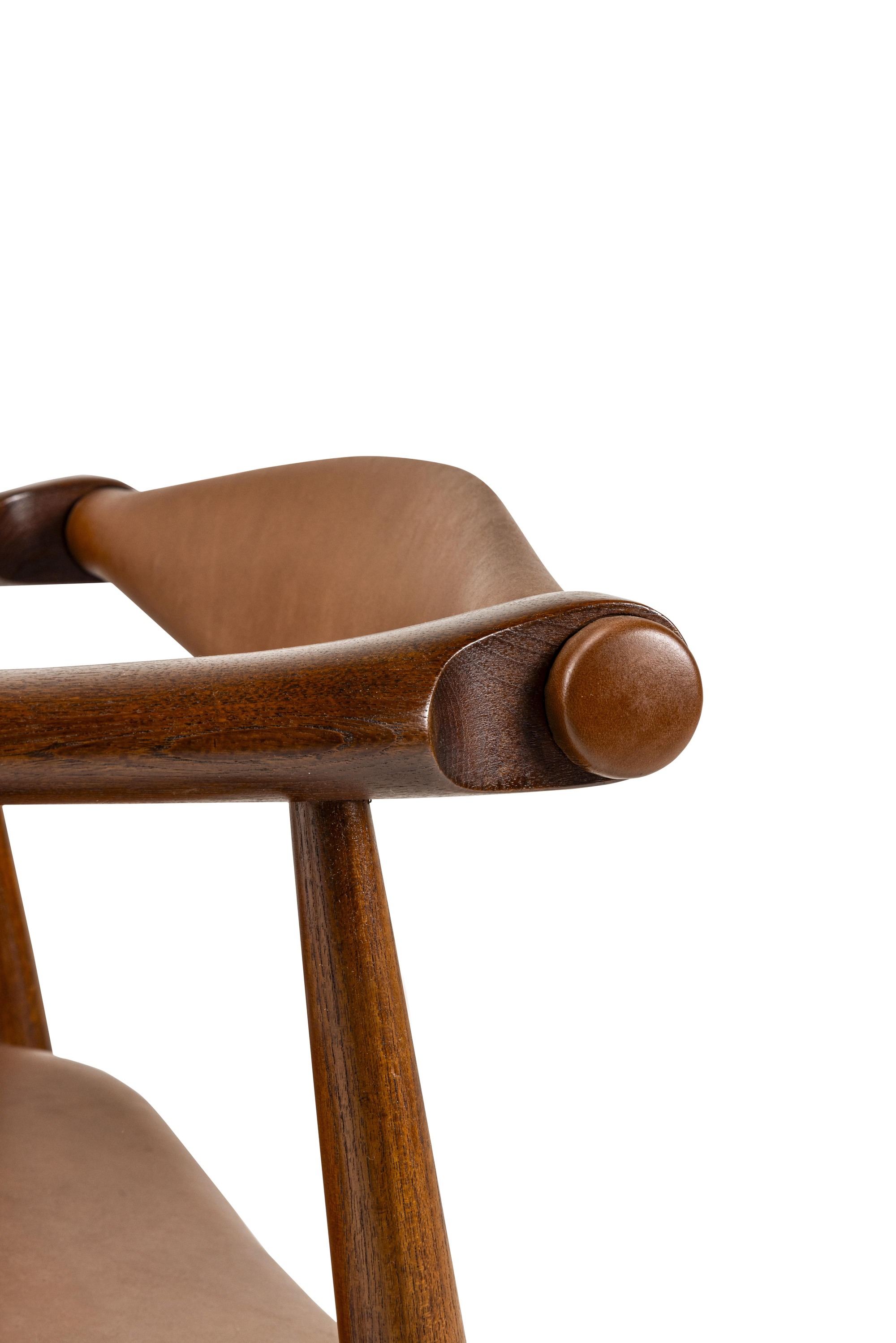 Hans J. Wegner - Quattro sedie mod. CH34, struttura in legno e rivestimenti in pelle