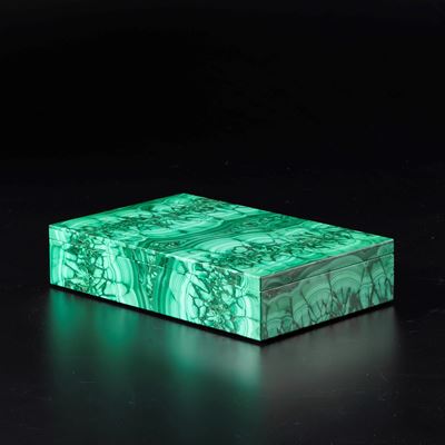 Grande ed Elegante Cofanetto in Malachite Fiorita