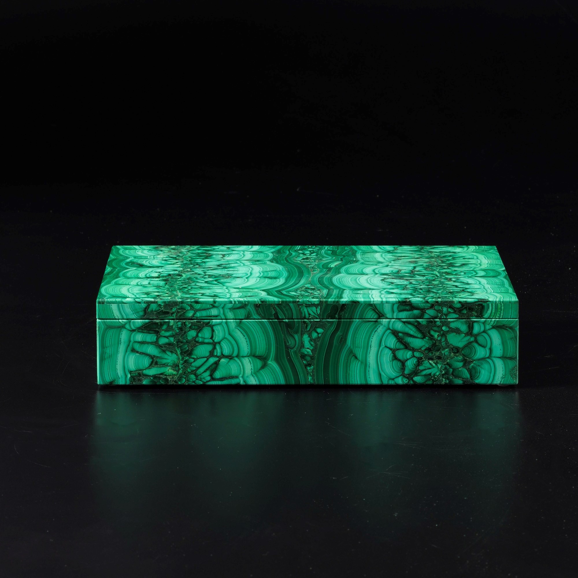 Grande ed Elegante Cofanetto in Malachite Fiorita