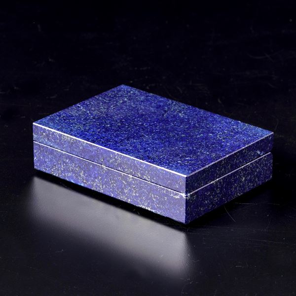 Large, elegant box made of lapis lazuli with pyrite, deep blue