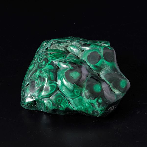 Large formation of polished malachite