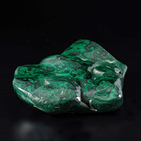 A gigantic formation of polished malachite
