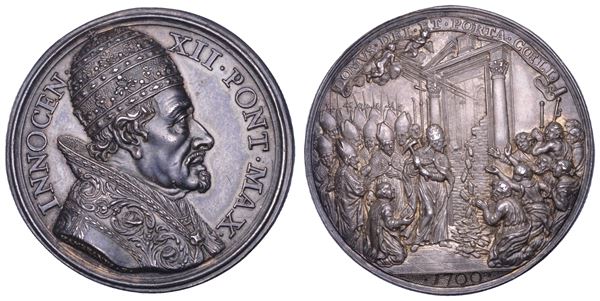 STATO PONTIFICIO. INNOCENZO XII (Antonio Pignatelli), 1691–1700. Medaglia in argento 1700 (A. IX). Apertura della Porta Santa Vaticana.