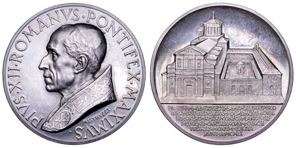 VATICANO. PIO XII (Eugenio Pacelli), 1939-1958. Medaglia in argento 1952. Consacrazione della nuova chiesa di S. Eugenio.