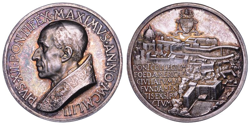 VATICANO. PIO XII (Eugenio Pacelli), 1939-1958. Medaglia in argento 1953. Inaugurazione del Nuovo Collegio Americano del Nord.  - Asta Numismatica - Cambi Casa d'Aste