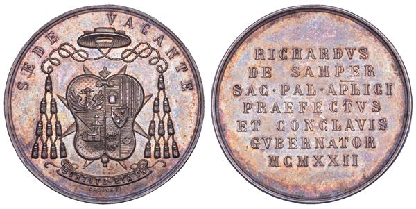 ROMA. SEDE VACANTE 1922. Medaglia in argento emessa dal Prefetto dei Sacri Palazzi Apostolici e Governatore del Conclave Monsignore Riccardo De Samper.