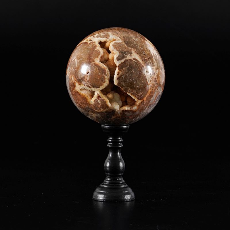 Sfera di Calcite Gialla con Drusa