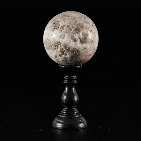 Sfera di quarzo con drusa