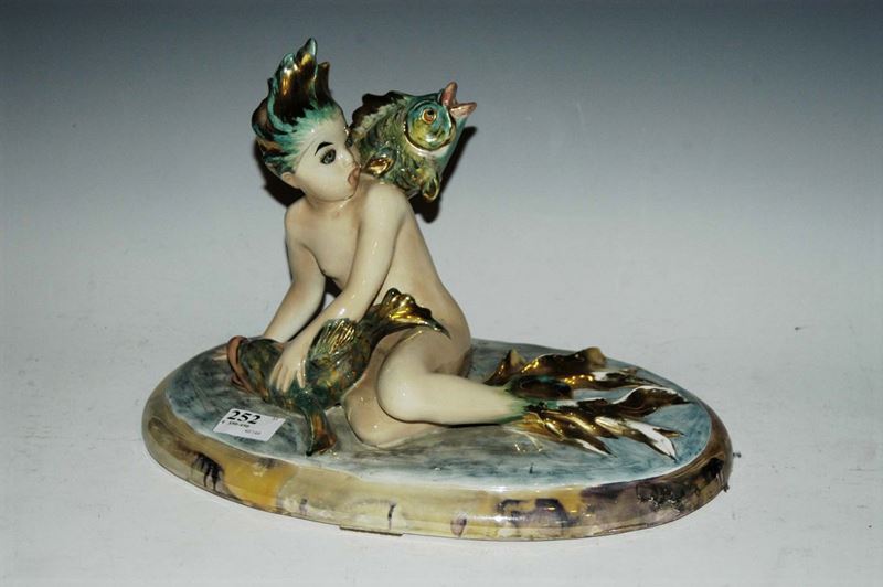 V.B.C.M. - Milano Figura con pesci  - Auction Time Auction 6-2014 - Cambi Casa d'Aste