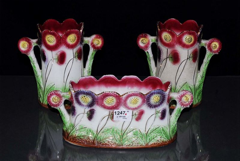 Trittico di vasi in ceramica, XX secolo  - Asta Antiquariato e Dipinti Antichi - Cambi Casa d'Aste