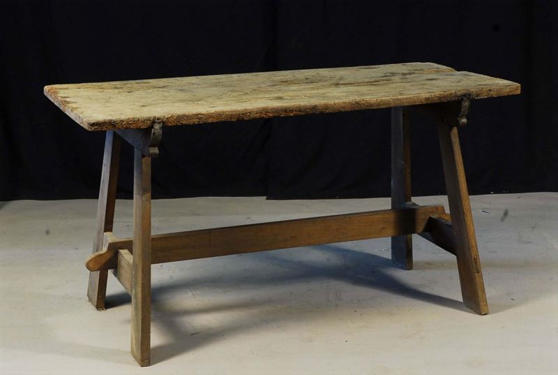 Tavolo fratina in noce  - Asta Asta OnLine 2-2013 - Cambi Casa d'Aste