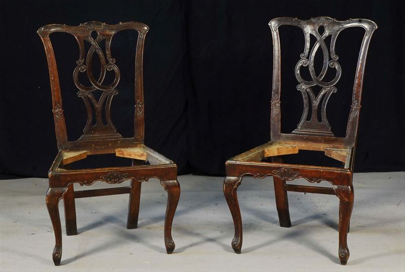 Due sedie in legno intagliato, Venezia fine XVIII secolo  - Asta Asta OnLine 2-2013 - Cambi Casa d'Aste