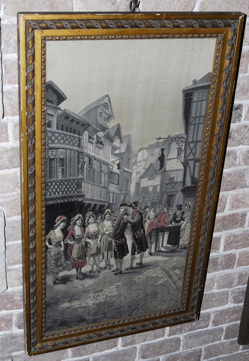 Pannello ad arazzo con scena citttadina con personaggi in cosume  - Auction Antiquariato, Argenti e Dipinti Antichi - Cambi Casa d'Aste