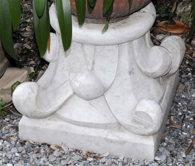 Grande capitello in marmo  - Asta Antiquariato, Argenti e Dipinti Antichi - Cambi Casa d'Aste