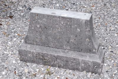 Due Elementi in Marmo