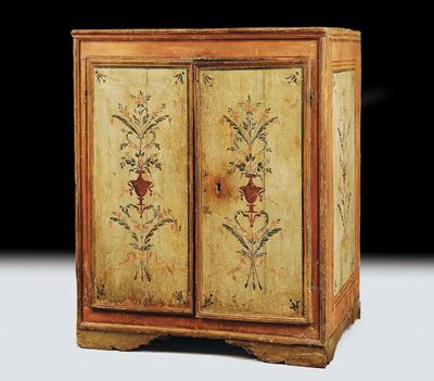 Credenza a Due Ante Laccata e Dipinta, Marche XVII Secolo