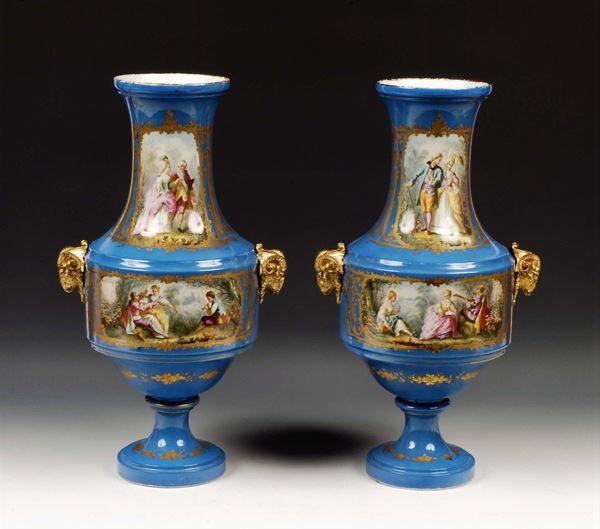 Coppia di vasi in porcellana di Sevres, XIX secolo
