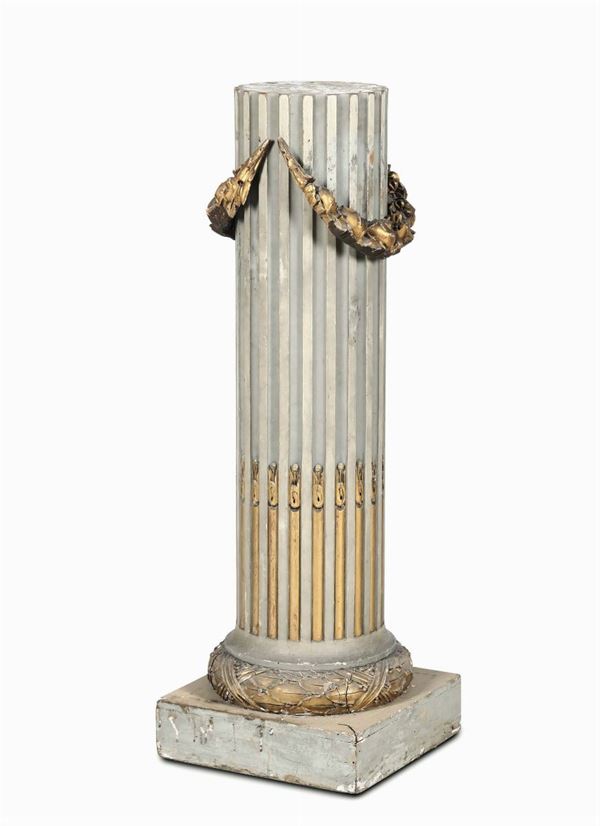 Colonna scanalata in legno laccata e dorata,  XIX secolo