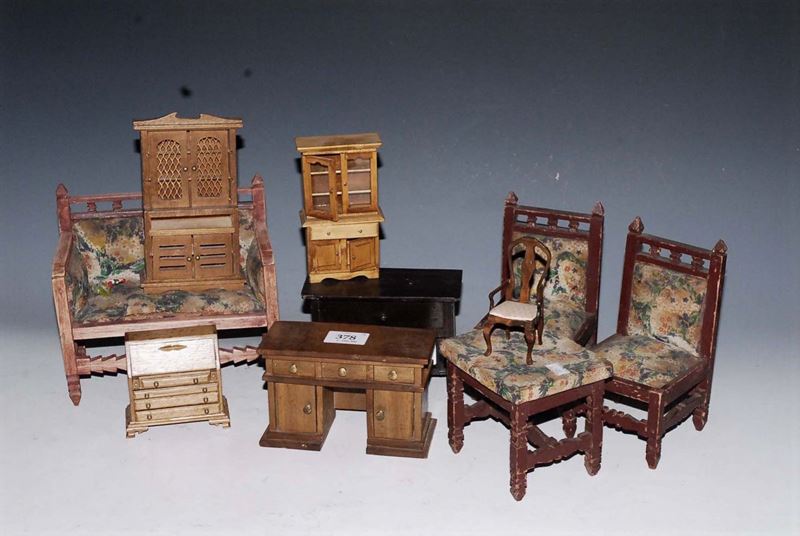 Lotto di mobiletti da bambole in legno  - Auction OnLine Auction 07-2012 - Cambi Casa d'Aste