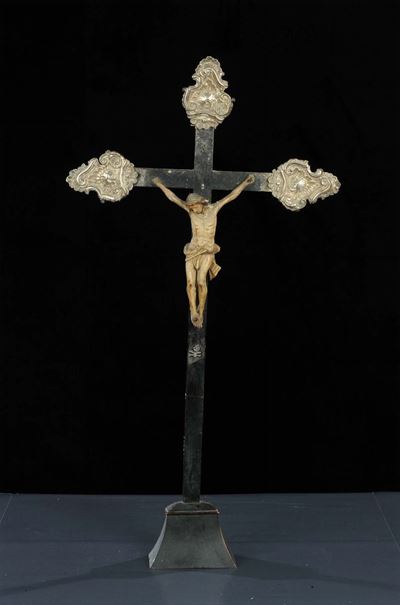 Crocifisso in Legno con Canti in Argento, XIX Secolo