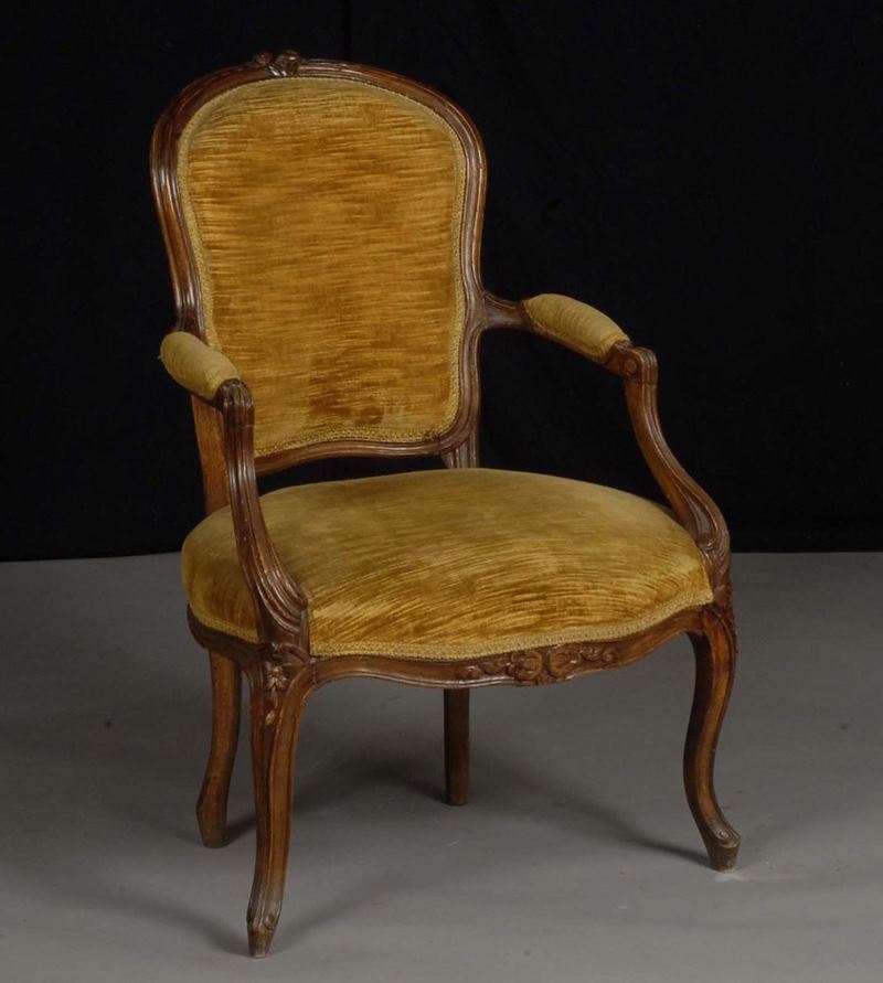 Poltrona Luigi XV in noce, Francia XVIII secolo  - Auction Time Auction 1-2015 - Cambi Casa d'Aste