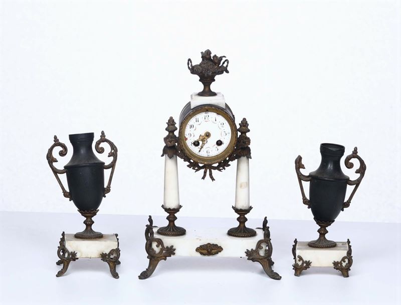 Guarnitura da camino in marmo e bronzo, Francia seconda metà del XIX secolo  - Auction OnLine Auction 05-2012 - Cambi Casa d'Aste