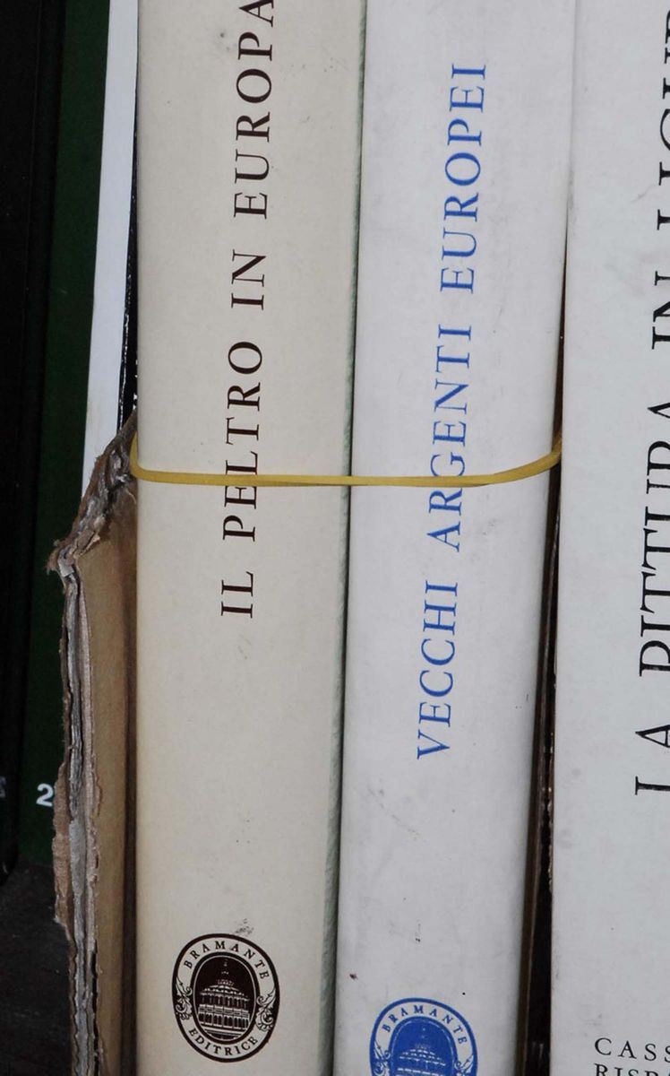Due monografie dedicate rispettivamente al  peltro ed all'argento.  - Auction Books - Cambi Casa d'Aste