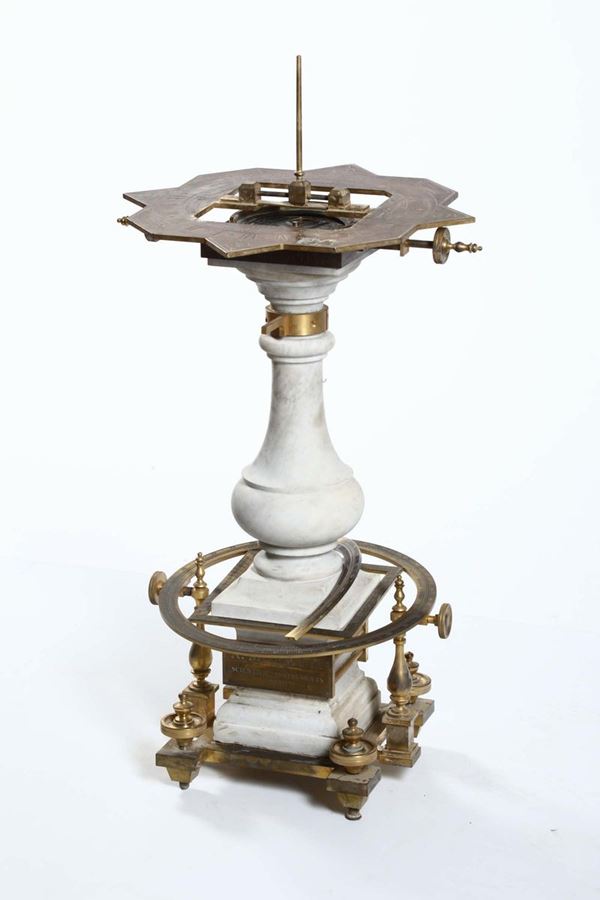 Replica di strumento in bronzo e marmo bianco firmato Moretti, Roma 1996