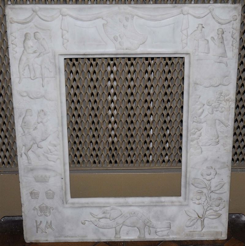 Cornice a bassorilievo in marmo bianco, Italia XIX secolo  - Auction OnLine Auction 03-2012 - Cambi Casa d'Aste