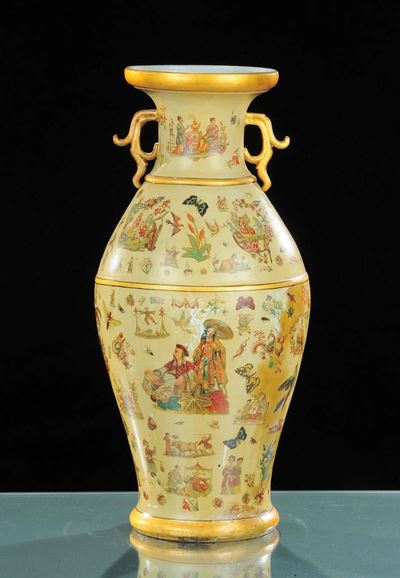 Grande Vaso Biansato in Maiolica Laccata e Dipinta a Cineserie, Venezia XIX Secolo