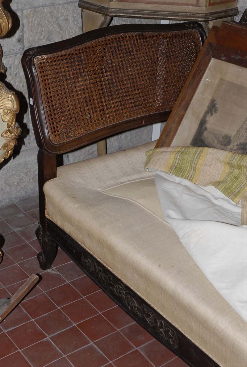 Lettino in noce Luigi XV, XIX secolo  - Auction OnLine Auction 07-2012 - Cambi Casa d'Aste