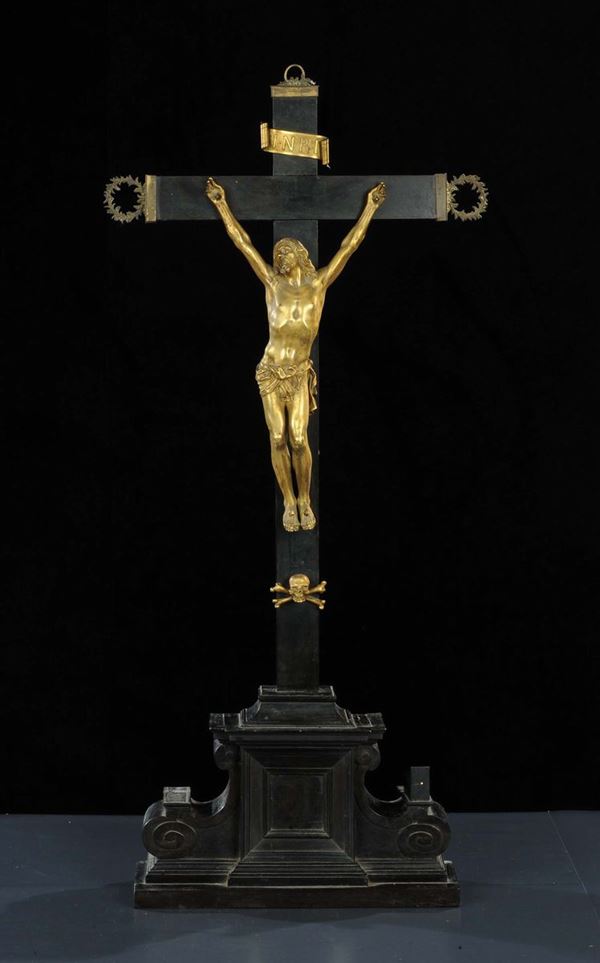 Crocifisso in bronzo dorato, XIX secolo