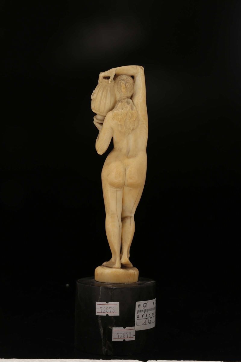 Figura Femminile al Bagno in Avorio, Inizio XIX Secolo