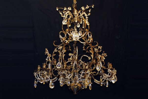 Lampadario Luigi XV a quindici luci in bronzo dorato, XVIII secolo