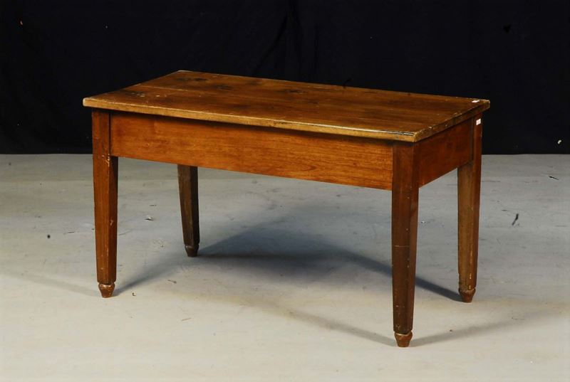 Tavolino da salotto direttorio in noce  - Auction Antiquariato, Argenti e Dipinti Antichi - Cambi Casa d'Aste