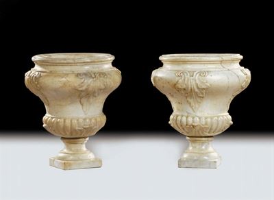 Coppia di Grandi Vasi Neoclassici in Marmo Bianco, XVIII Secolo