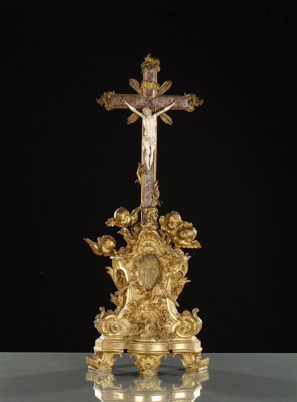 Importante crocefisso in avorio su ricca crocca croce in marmo rosso e bronzo dorato, Roma XVII secol [..]