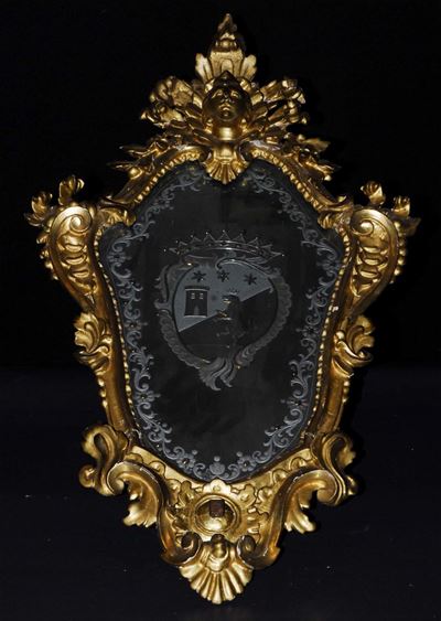 Specchierina Luigi XV in Legno Dorato dal Profilo Sagomato, Veneto XVIII Secolo,