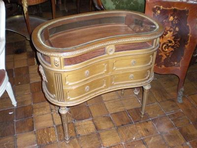 Tavolino Vetrina a Fagiolo Napoleone III, Francia Metà XIX Secolo