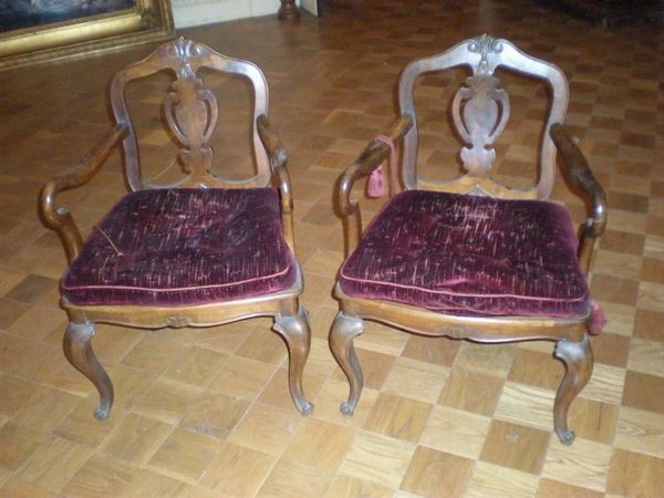 Coppia di poltroncine in mogano, XVIII secolo