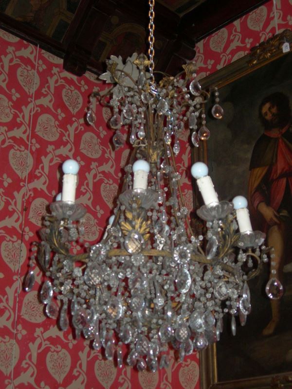 Lampadario a otto luci in bronzo dorato e cristalli, XIX secolo