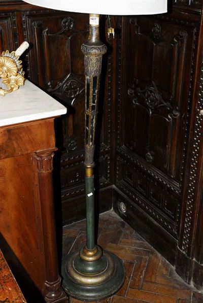 Piantana in Legno Intagliato, XIX Secolo