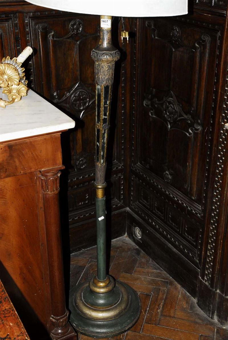 Piantana in legno intagliato, XIX secolo  - Auction OnLine Auction 07-2012 - Cambi Casa d'Aste