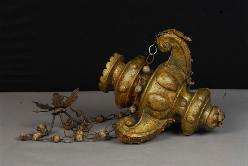 Turibolo in metallo sbalzato e dorato, XIX secolo  - Auction Antiquariato, Argenti e Dipinti Antichi - Cambi Casa d'Aste