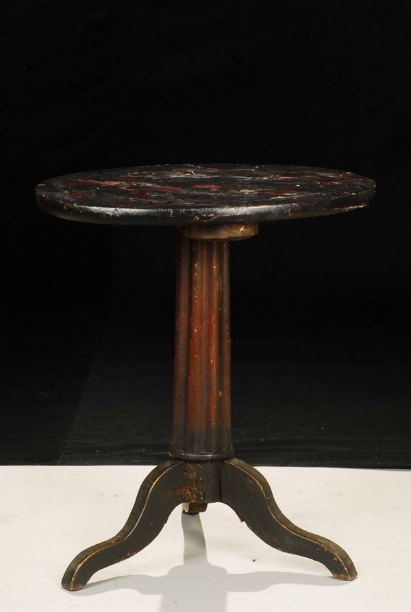 Tavolino rotondo da te in legno laccato, XIX secolo
