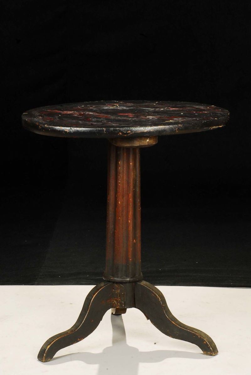 Tavolino rotondo da te in legno laccato, XIX secolo  - Asta Antiquariato, Argenti e Dipinti Antichi - Cambi Casa d'Aste