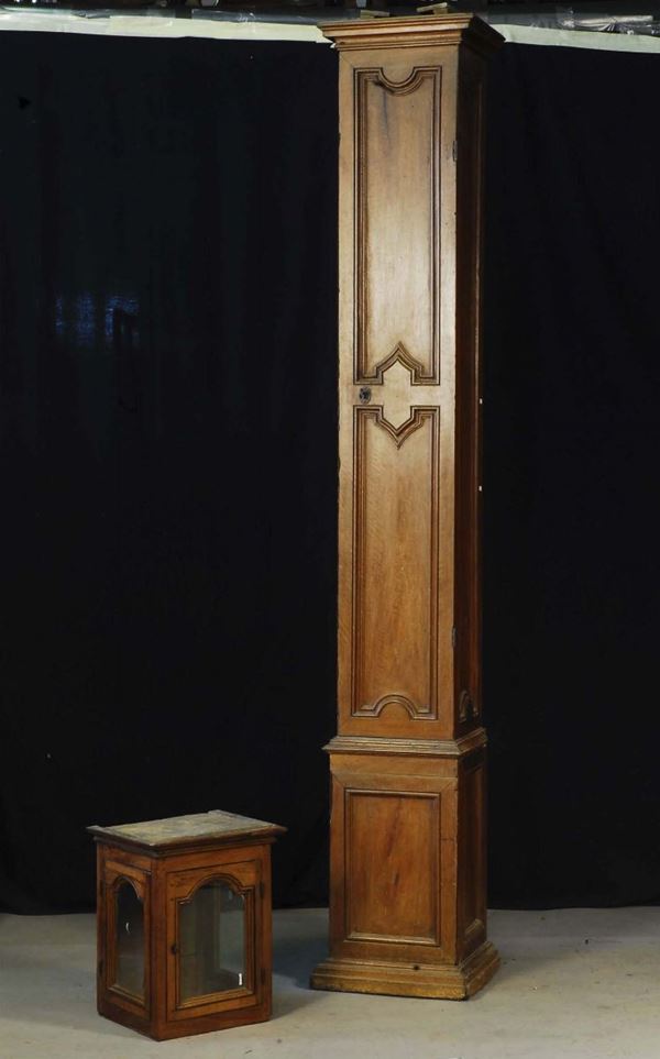 Cassa di orologio in noce a colonna, XVIII secolo